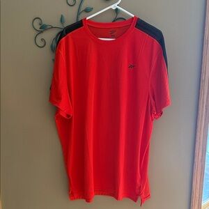Reebok Men's Red and Black Short Sleeve Tee